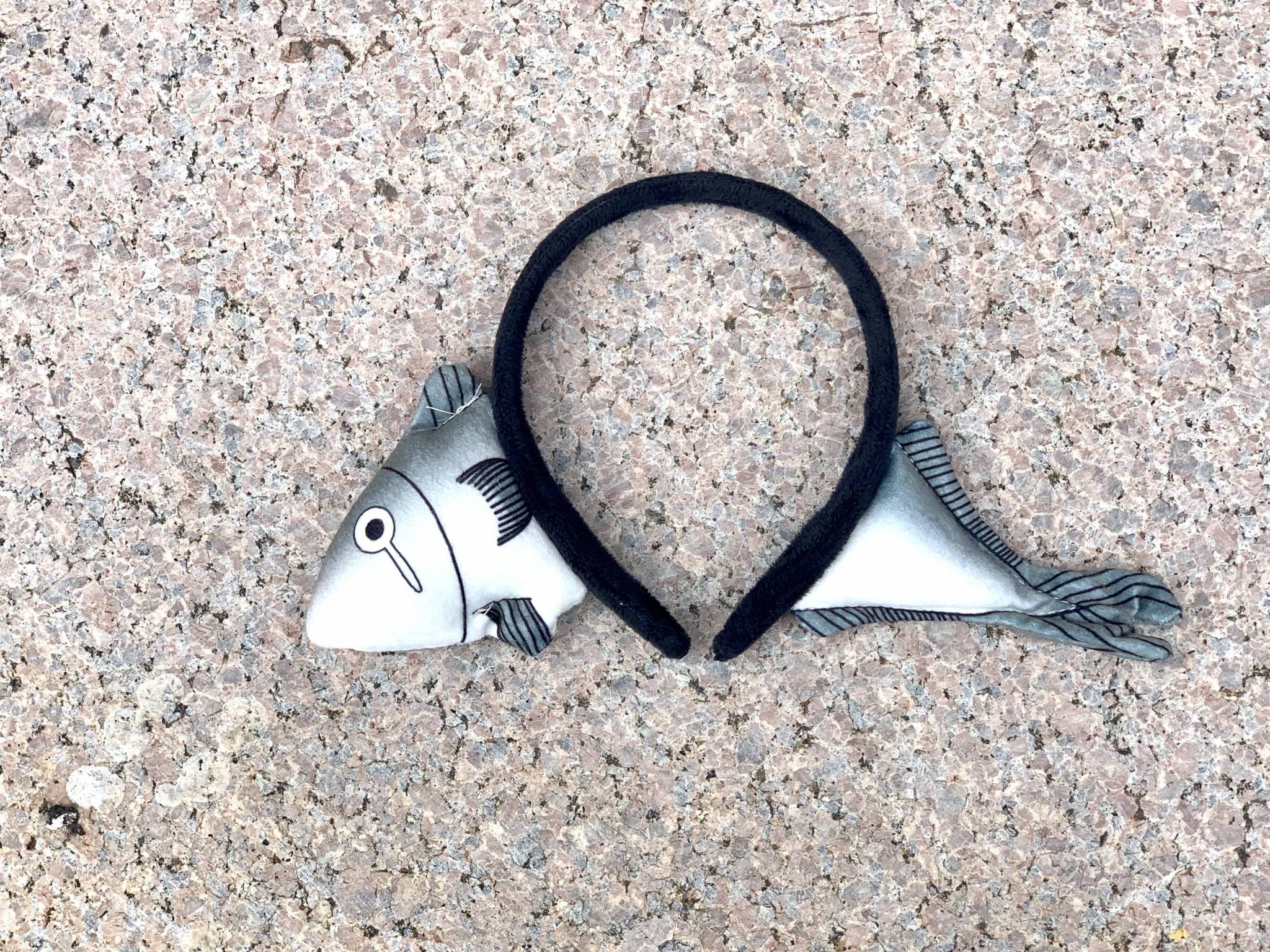 Hair hoop in the shape of a fish «shark»