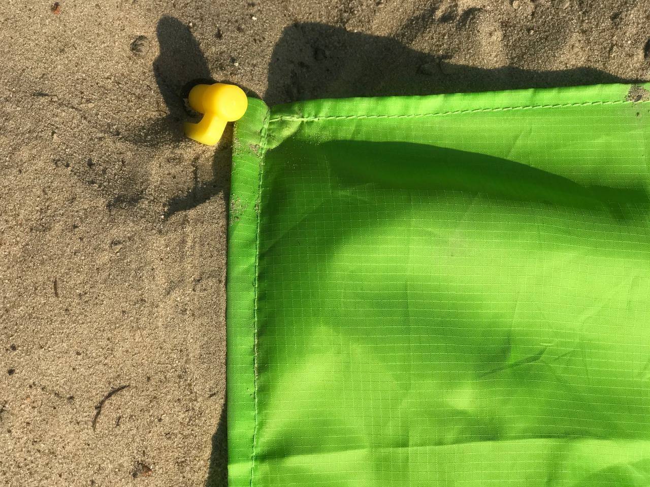 Waterproof mat for beach and picnic