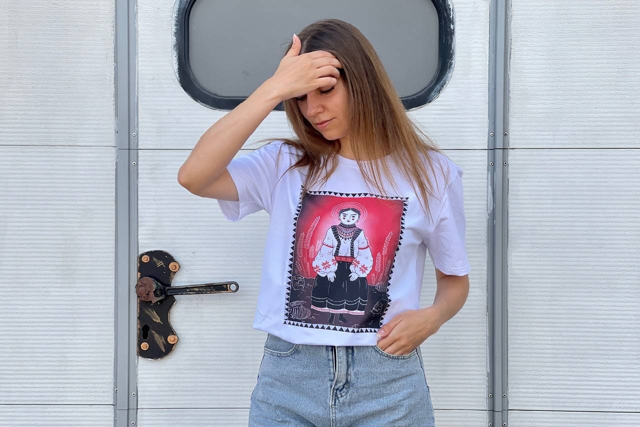 T-shirt with a print of a patriotic Ukrainian woman