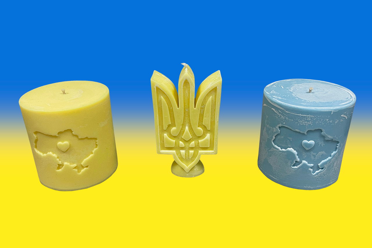 Свічка-циліндр соєва блакитна Україна