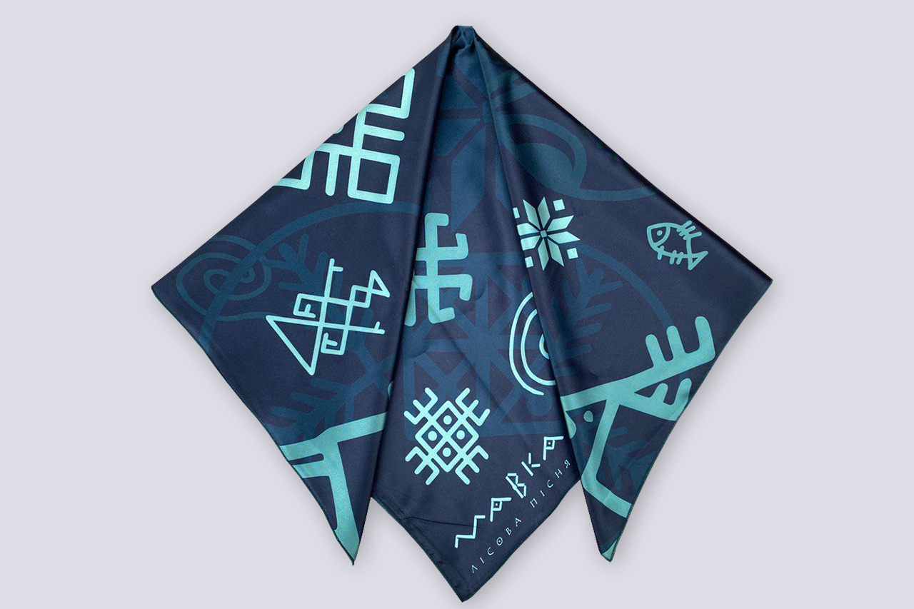 Gift set "MAVKA". Pendant "Amulet" and a scarf